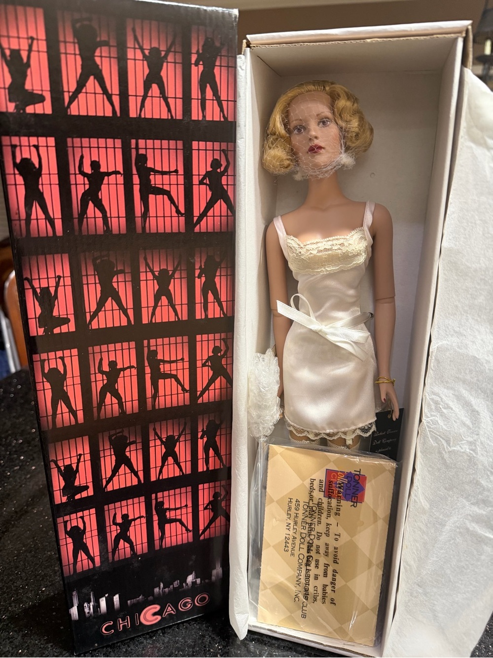 Robert Tonner Chicago Collection Roxie Hart Basic Doll CHO302 NIB